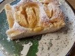 <strong>Apfelkuchen</strong> mit Dinkelhefeteig