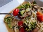 Asiatische H&uuml;hnersuppe
