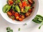 Fr&uuml;hlingsboten Spinat & B&auml;rlauch verzaubern Kichererbsen-<strong>H&auml;hnchen</strong>-Salat