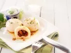 Grammelknödel aus Kartoffelteig