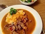 Mariniertes Gulasch mit extra Paprika
