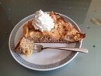 Apfel-Mohn-Kuchen mit Mandel-Karamell-Guss
