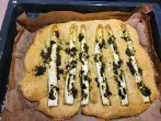 Bärlauch-Focaccia mit Spargel
