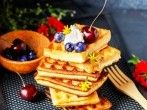 Blitz-<strong>Cremeschnitte</strong>: Frischei-Waffeln toasten