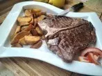 T-Bone Steak mit Wedges