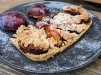 Pflaumenkuchen mit Streuselboden