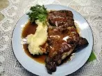 Rippchen aus dem Backofen mit Kartoffelstampf