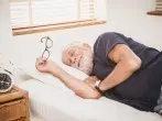 13 ungewöhnliche Tipps für besseren Schlaf im Alter