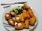 Schweinefilet mit Kroketten, Brokkoli und Sauce Hollandaise