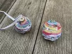 Weihnachtskugeln aus Papier basteln