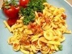 Sommerpasta mit <strong>Knoblauch</strong> und Tomaten