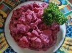 Rote-Bete-<strong>Gem&uuml;se</strong> in heller So&szlig;e