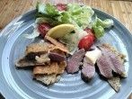 Paniertes <strong>Lammfilet</strong> mit Salat-Beilage