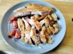 <strong>Panierte</strong> Koteletts mit knusprigen Bratkartoffeln