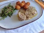Schweinefilet in Senf-Sahne-So&szlig;e mit <strong>Kartoffelb&auml;llchen</strong>