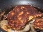 Schweineschnitzel scharf <strong>paniert</strong> (f&uuml;r 2 Personen)