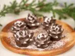 Schoko-Tannenzapfen aus Marzipan