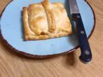<strong>Pikante</strong> Bl&auml;tterteigtaschen mit Feta
