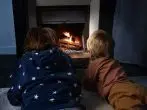 „Warum knistert Feuer?“