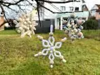 Schneeflocken aus Pfeifenputzern basteln