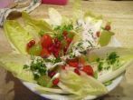 Chicor&eacute;esalat mit Granatapfeldressing