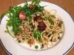 Spaghetti mit Champignons, Rucola und Erbsen