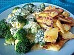 Brokkoli mit Sauce Hollandaise und Bratkartoffeln