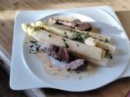 Spargel an <strong>Lammfilet</strong> mit Fr&uuml;hlingskartoffeln