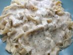 Bandnudeln mit K&auml;se-Sahne-So&szlig;e