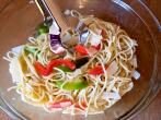<strong>Spaghetti</strong> aglio e olio mit Paprikastreifen
