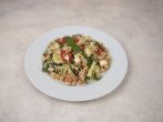 <strong>Couscoussalat</strong> mit Feta und Granatapfel
