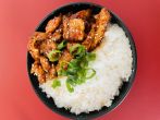 Karamellisierte H&auml;hnchenbrust mit Reis (asiatische Art)
