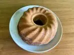 Kuchen leichter aus Form lösen – Trick mit Mehl