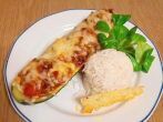Gef&uuml;llte Zucchini vegetarisch mit K&auml;se &uuml;berbacken