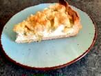 Rhabarber-Apfel-<strong>K&auml;sekuchen</strong> mit <strong>Streusel</strong>