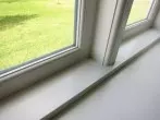 Klebereste vom Insektenschutz am Fenster entfernen
