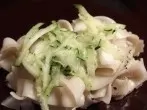 Nudelsalat mit grüner Gurke