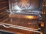 Backofen mit Rasierschaum reinigen
