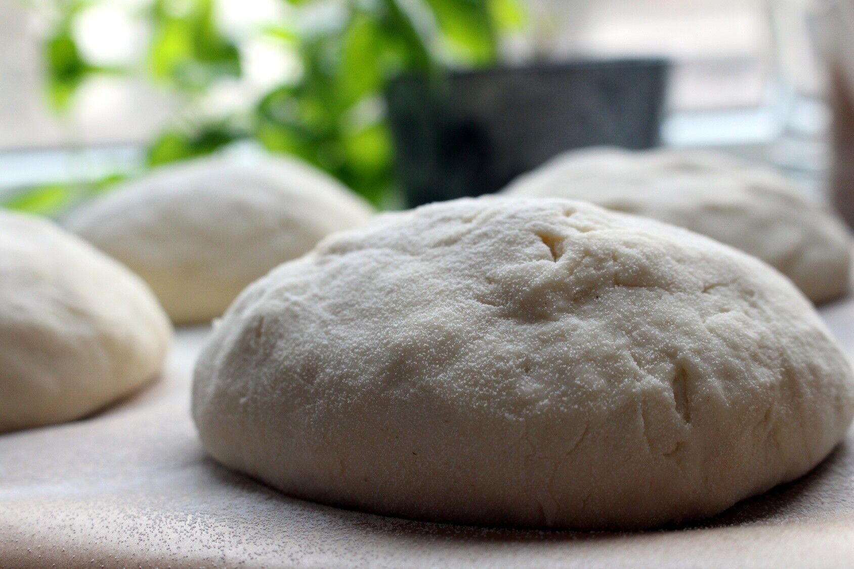 Rezept: Pizzateig &amp; Hefeteig - Schnell, einfach, &amp; ohne Gehzeit