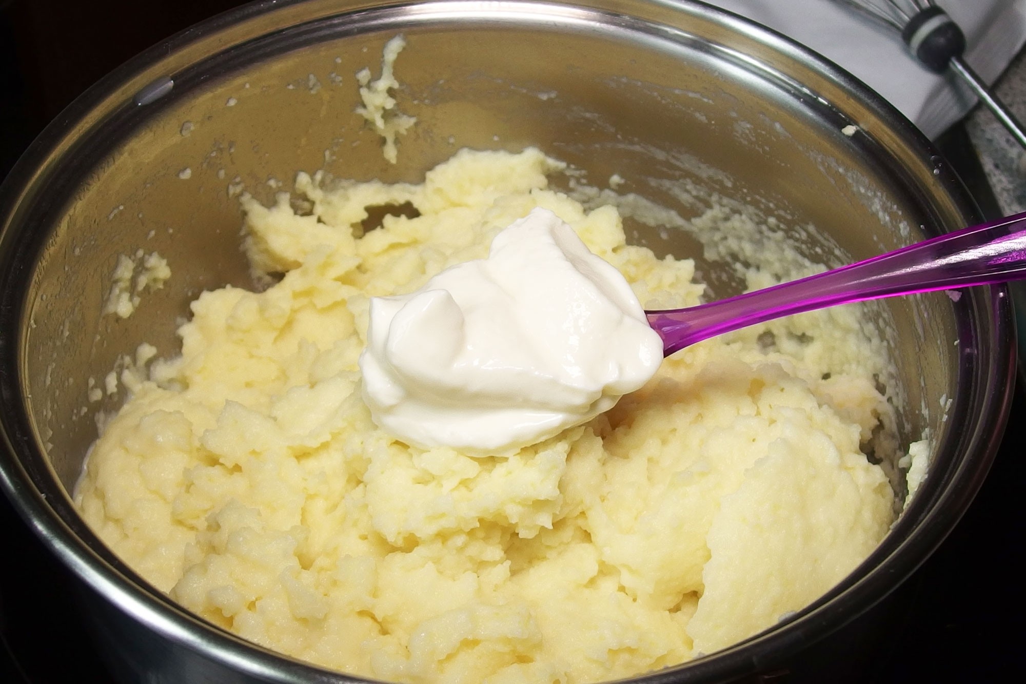 Kartoffelpüree mit Frischkäse verfeinern | Frag Mutti