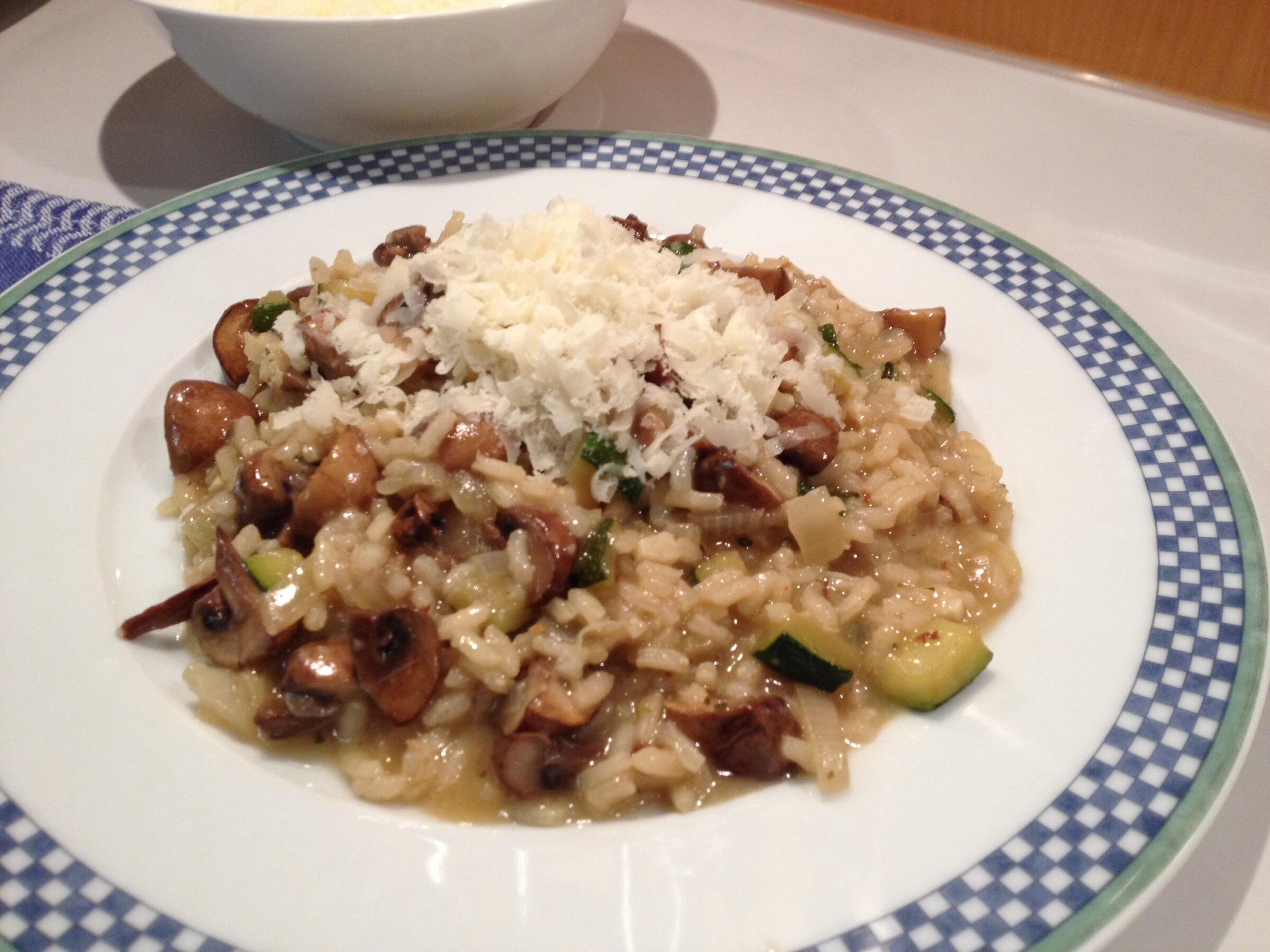 Rezept: Risotto mit Champignons, Zucchini und Steinpilzen | Frag Mutti