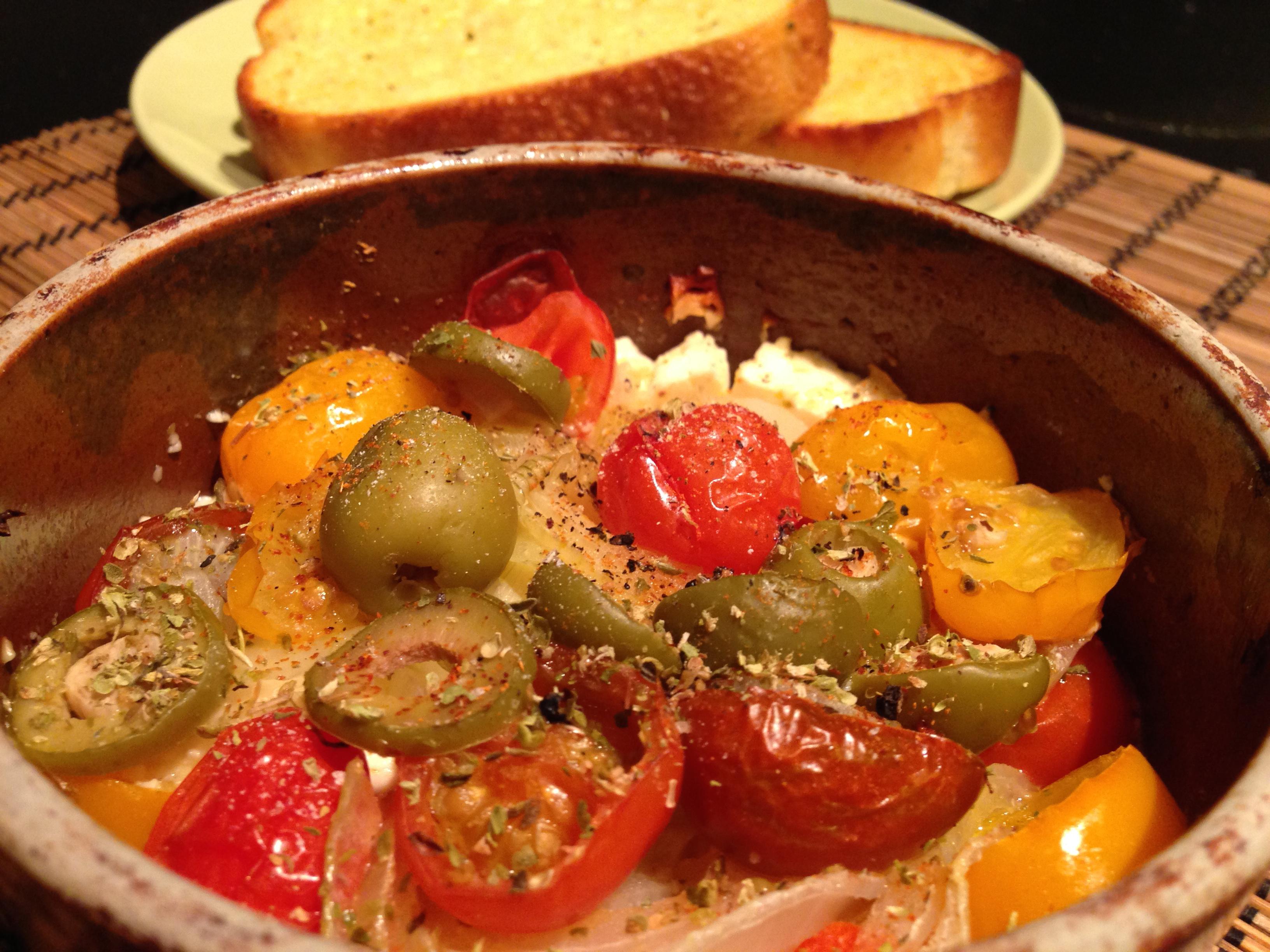 Rezept: Schafskäse-Tomaten-Paprika-Topf - vegetarische Vorspeise