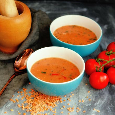 Linsensuppe mit roten Linsen