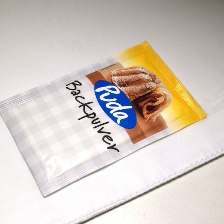 Saubere weiße Wäsche mit Backpulver