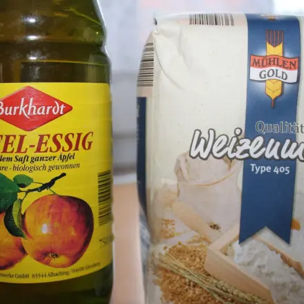 Dornenwarzen mit Mehl und Essig bekämpfen