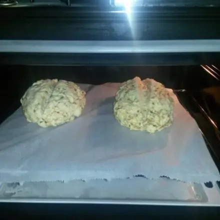 Weißbrot und Zwiebelbrot selber backen