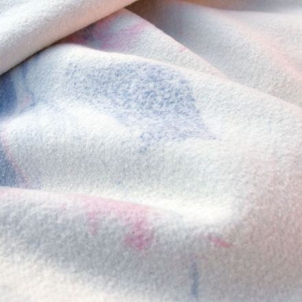 Hilfe beim Ein- und Ausräumen der frischen Bettwäsche