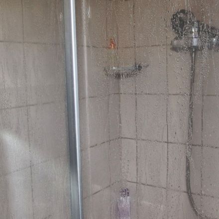 Kalk von Duschkabine lösen