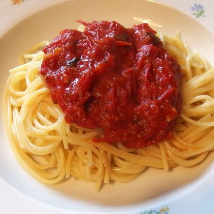 Tomatensoßen selbst machen mit Dosentomaten