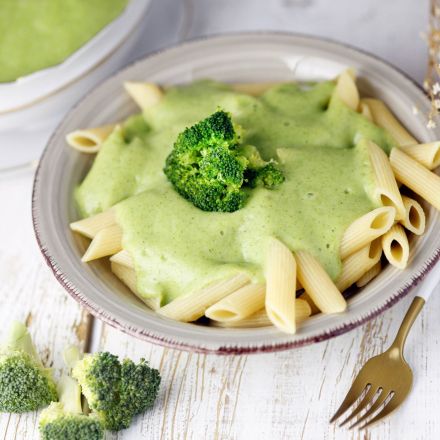 Brokkoli-Sauce mit Penne Nudeln